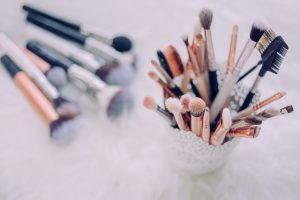 comment nettoyer pinceaux maquillage